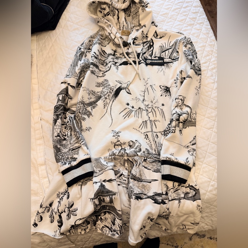 Burberry girls  Black and White Graphic Hoodie dress